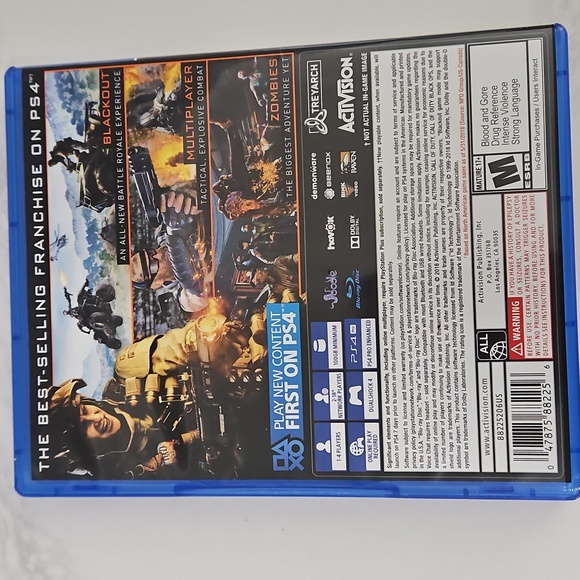 Call of Duty: Black Ops 4 for PS4 - Blue Case - Picture 4 of 4